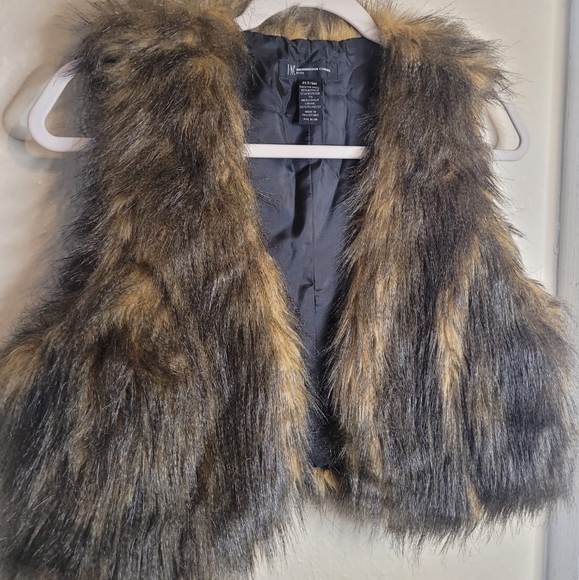 INC International Concepts Faux Fur Vest Size PS Vegan Shrug Fall Western Women - Picture 1 of 6